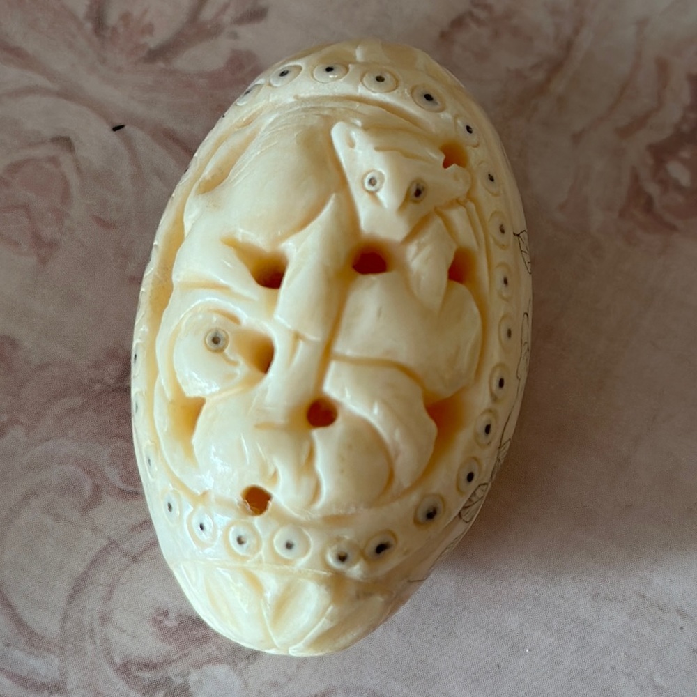 Ojime Monkeys carved oval shaped intricate details bead vintage